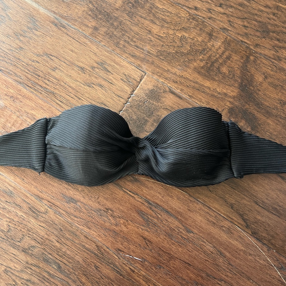 Strapless bikini top
